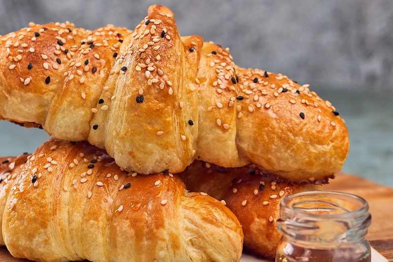 Medialunas queso philadelphia